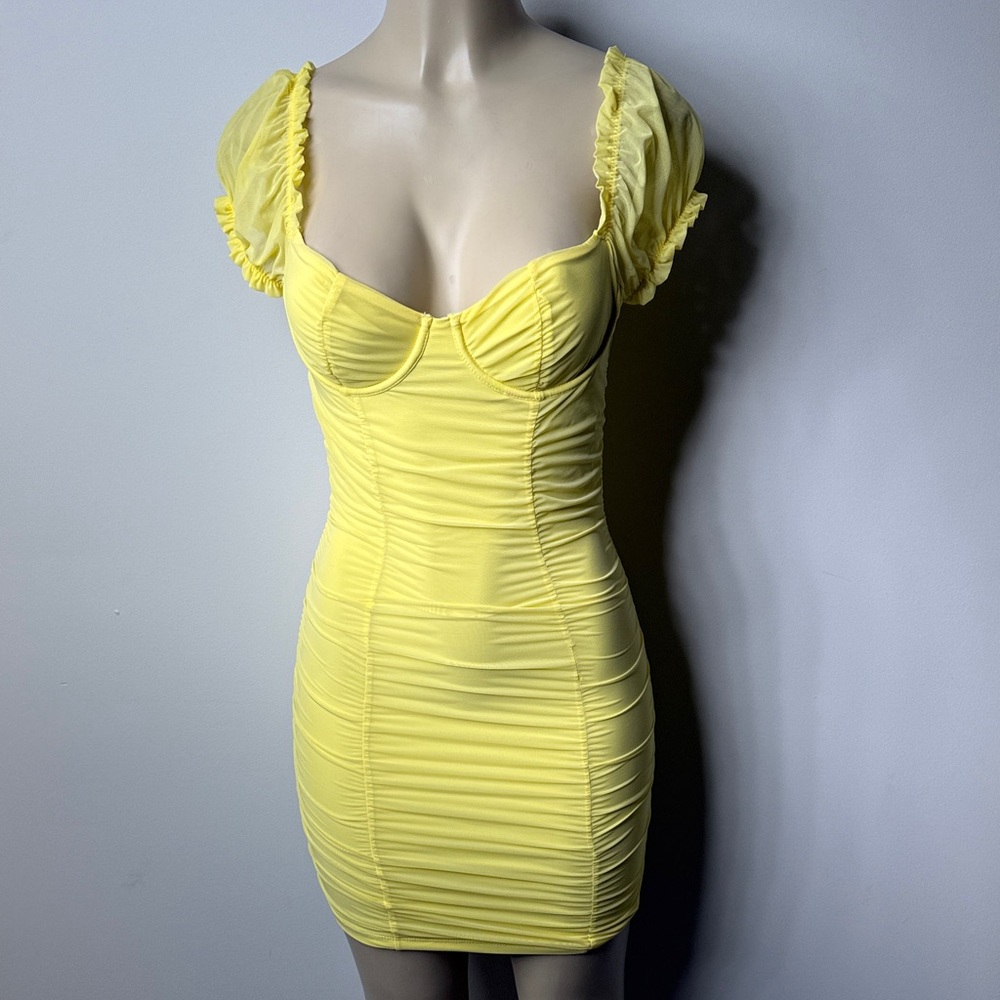 Yellow Ruched Sweetheart Mini Dress with Puff Sleeves
